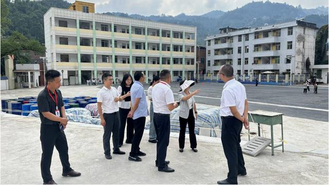 清羽率队到中都镇中心学校检查指导工作开元棋牌试玩宜宾市屏山县政府副县长余(图1)
