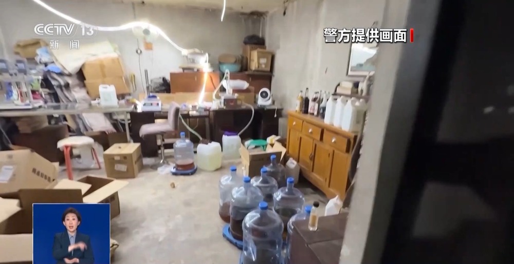 旱厕 糖浆满是霉斑……简直黑了心了！ky开元棋牌打假冒牌咖啡！豆子挨着(图6)